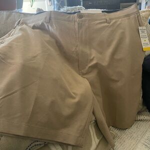 Men's Flat Front Chino Shorts in Khaki